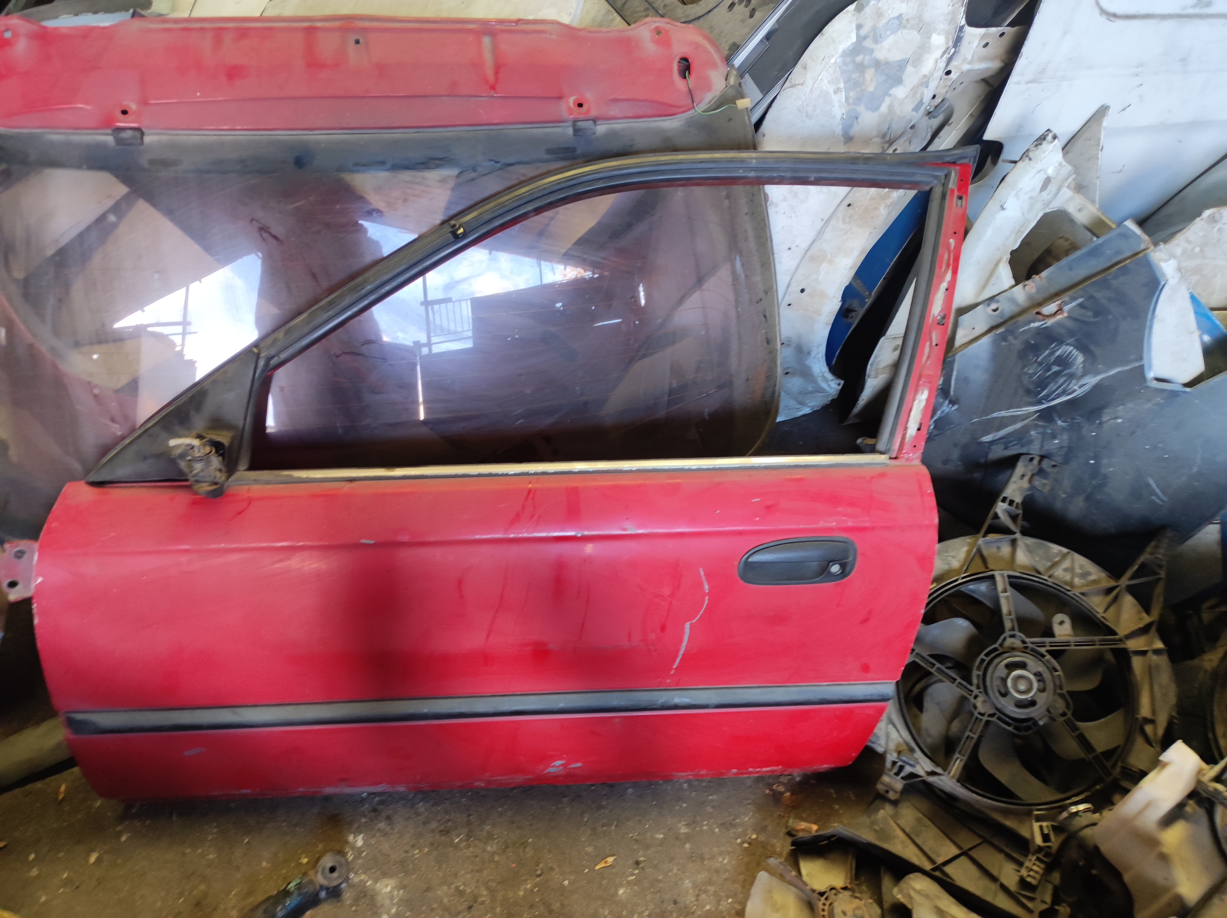 Honda Civic Hatchback 98 Model Ön Sol Orjinal Kırmızı Renk Kapı